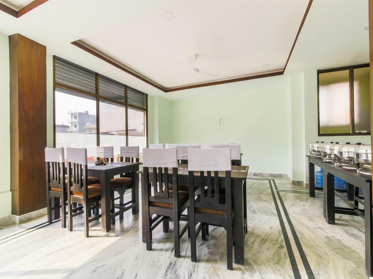 Oyo 315 Aadarsha Inn Rummindei ภายนอก รูปภาพ