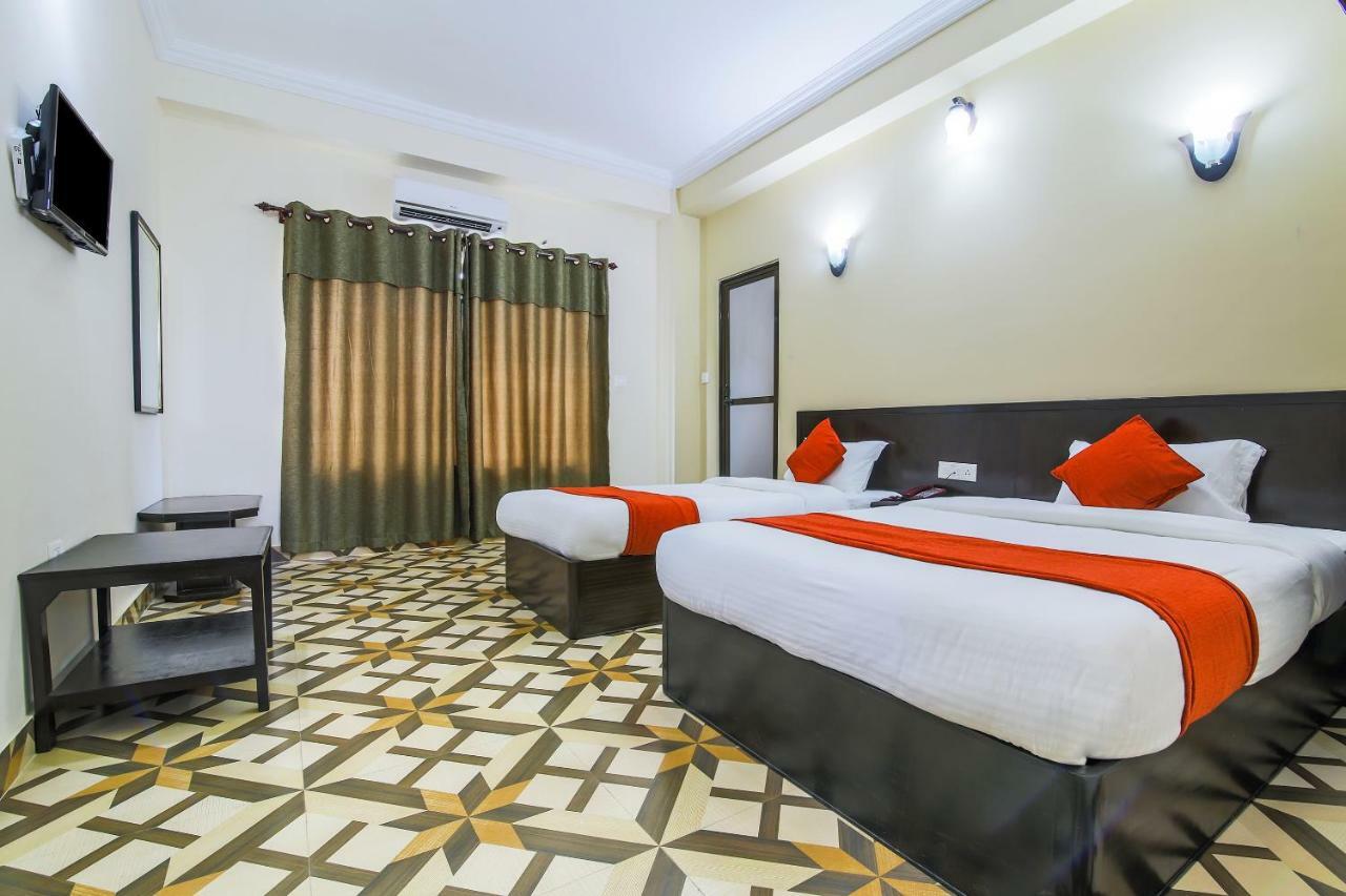 Oyo 315 Aadarsha Inn Rummindei ภายนอก รูปภาพ
